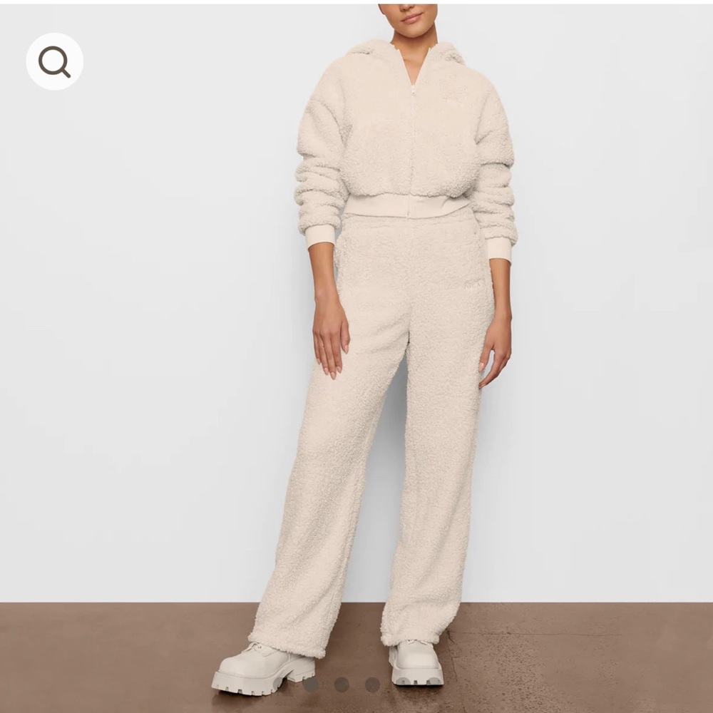 SKIMS Teddy Fleece Track Jogger Lounge Pant in Bone Ivory S Small